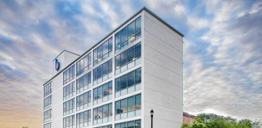 b1Bank acquires local financial consulting firm American Planning Corp.