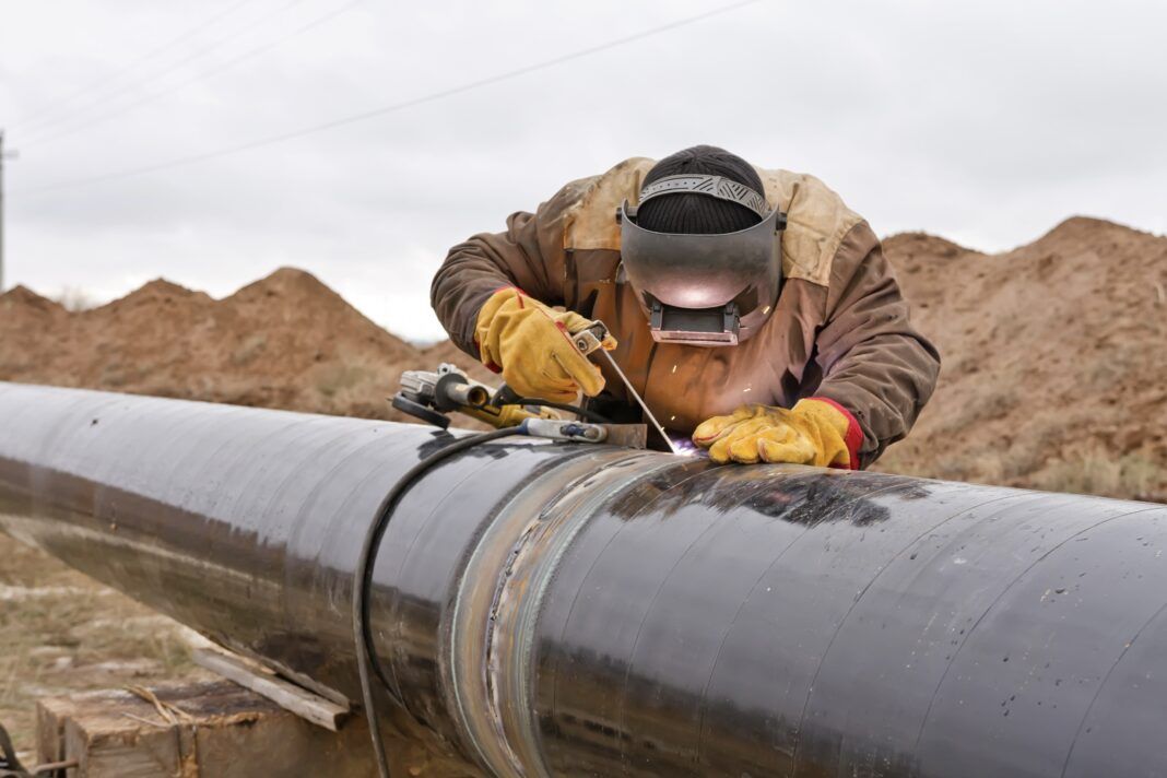 Welding works on gas pipeline