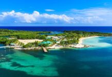 First-Class Travels: Roatan, Honduras
