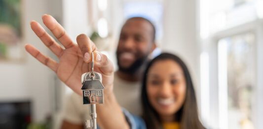 Texas company acquires Bluebonnet apartment complex for $62M
